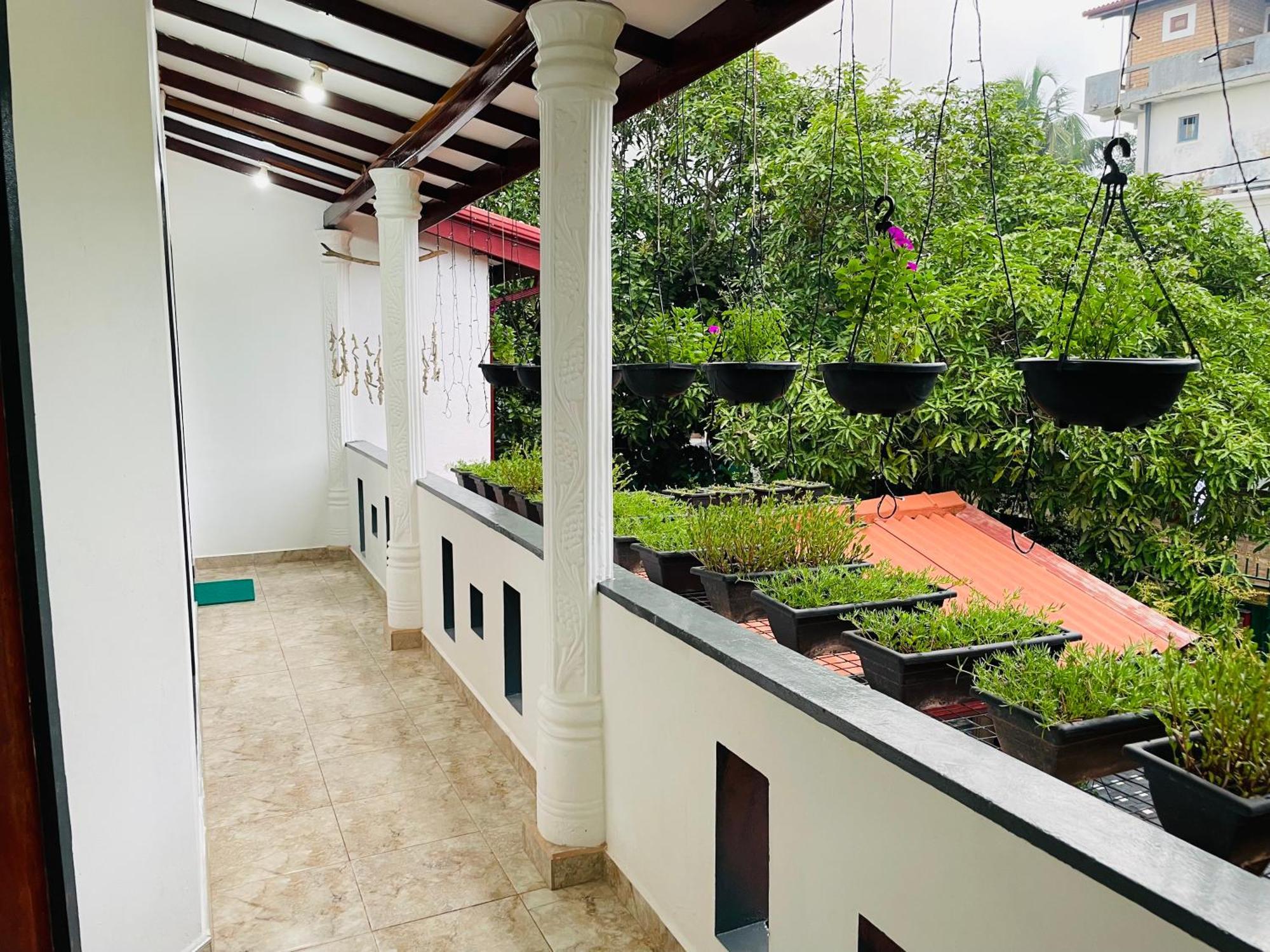 Kanthi Holiday Rest Homestay Mirissa Exterior photo