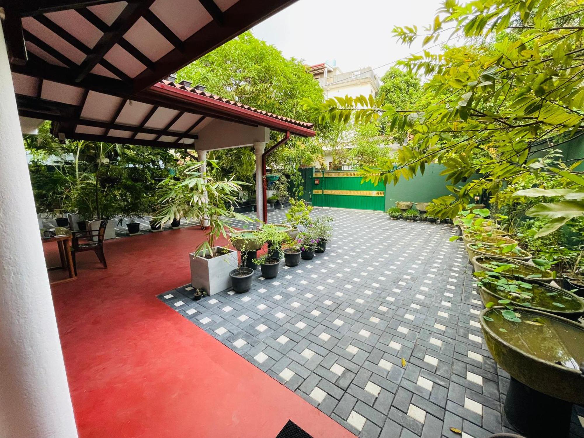 Kanthi Holiday Rest Homestay Mirissa Exterior photo