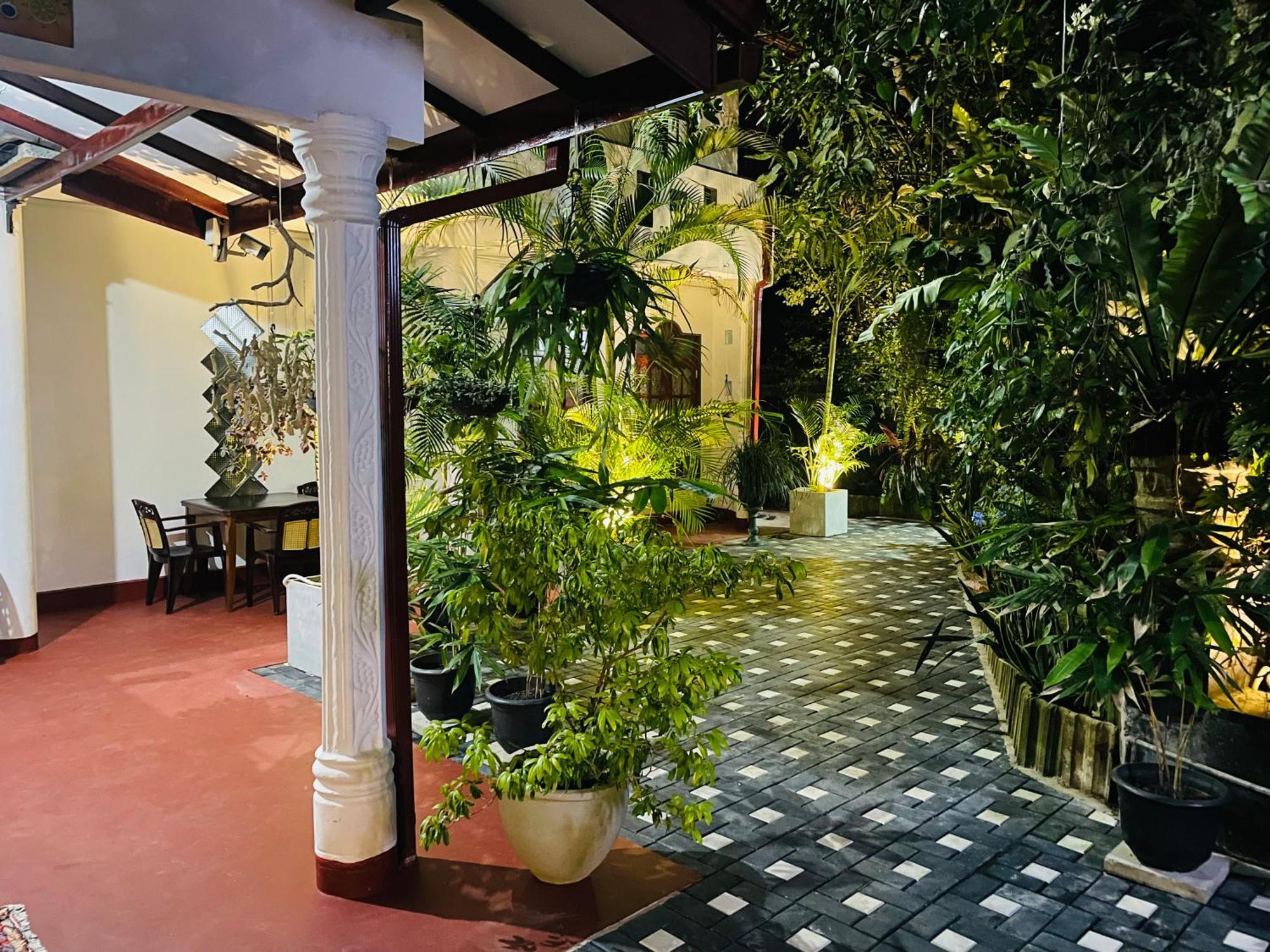 Kanthi Holiday Rest Homestay Mirissa Exterior photo