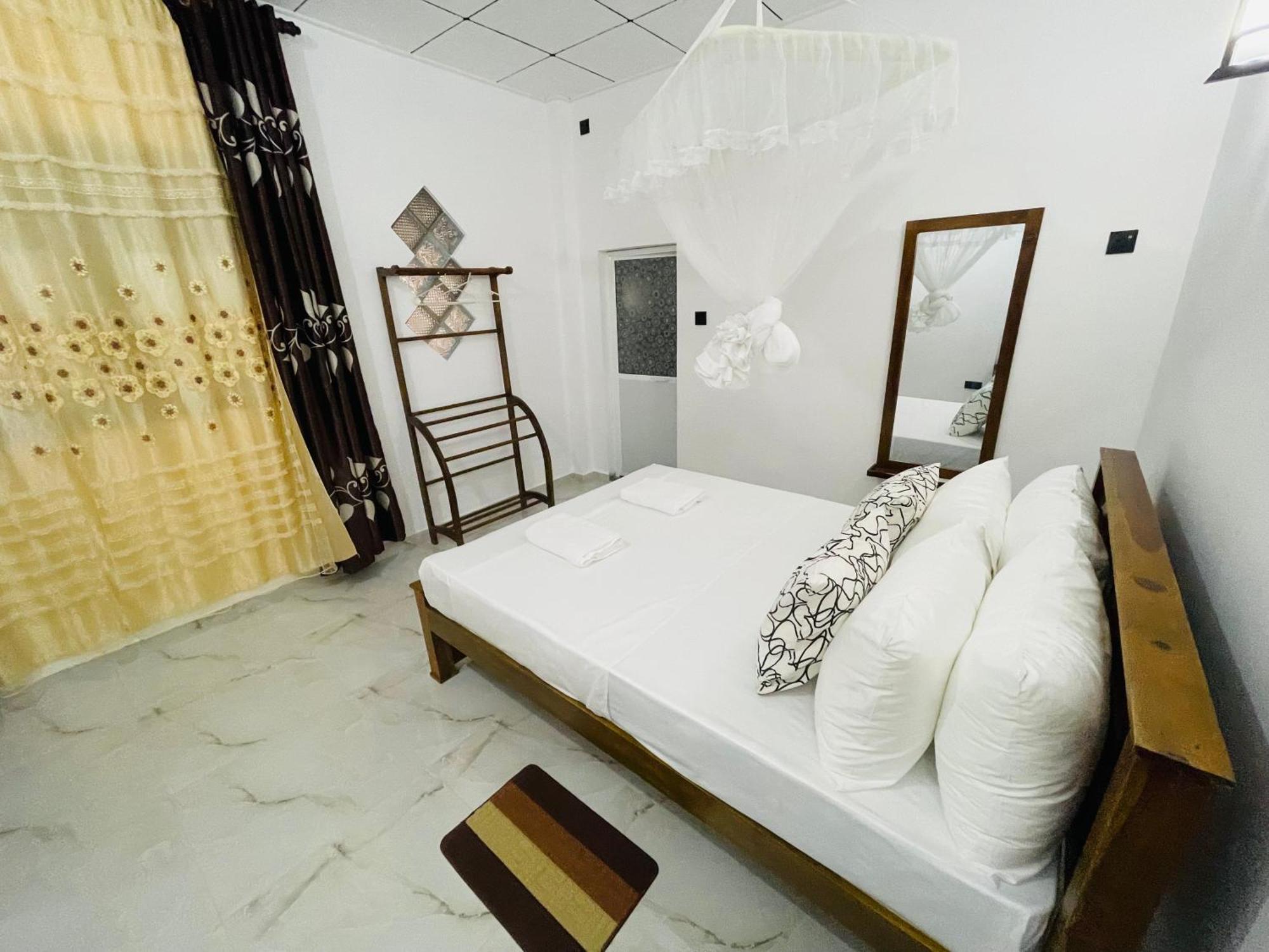 Kanthi Holiday Rest Homestay Mirissa Exterior photo
