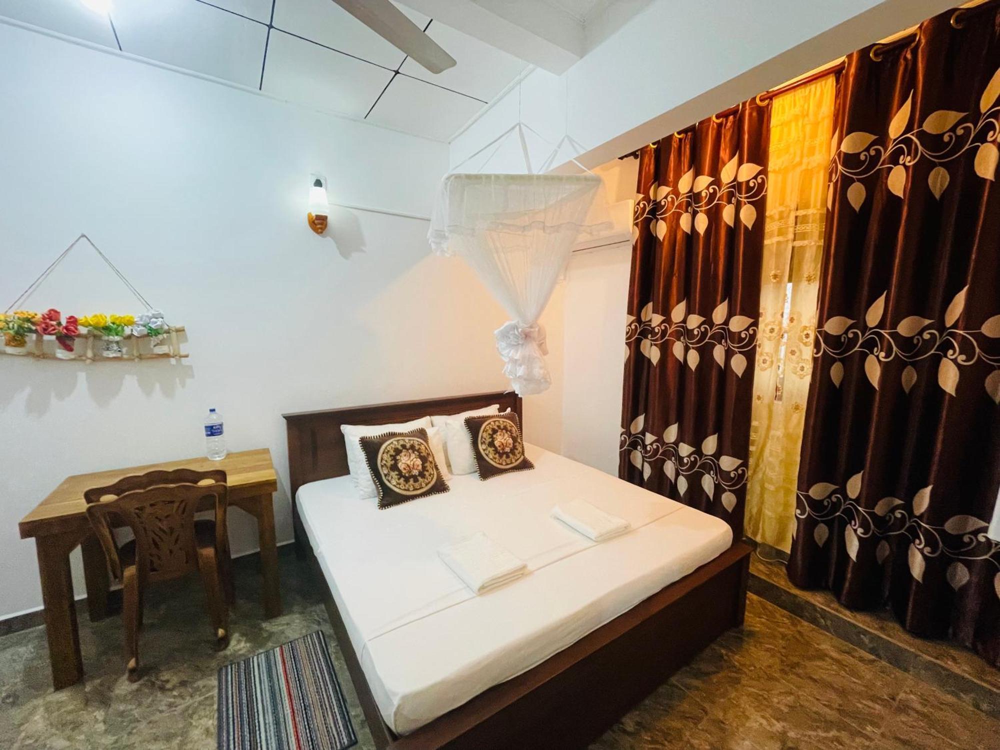 Kanthi Holiday Rest Homestay Mirissa Exterior photo